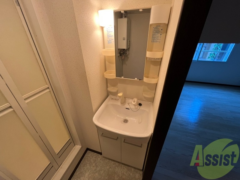 洗面設備　こちらに洗面台があります。朝の洗顔はこちらで。