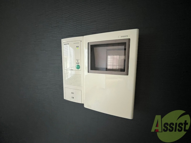 セキュリティ　ＴＶモニター付インターホンです。来客者の顔が見えるので安心！