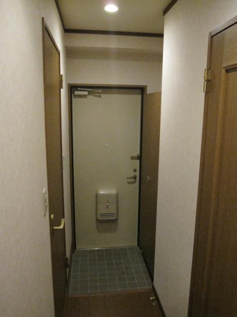 玄関　中部屋のイメージ写真
