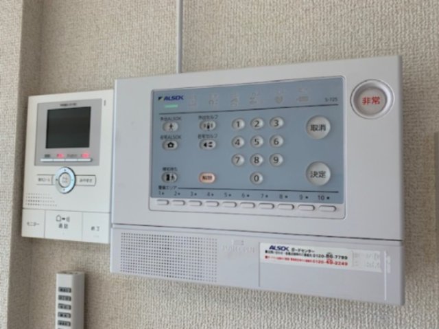 セキュリティ　反転間取り別部屋写真です。