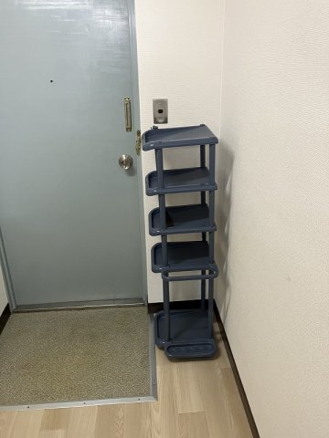 玄関　玄関　シューズ台付き