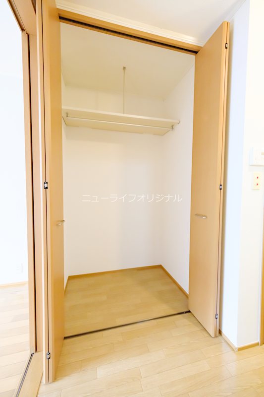 収納　丈の長いお洋服も掛けて収納できます☆