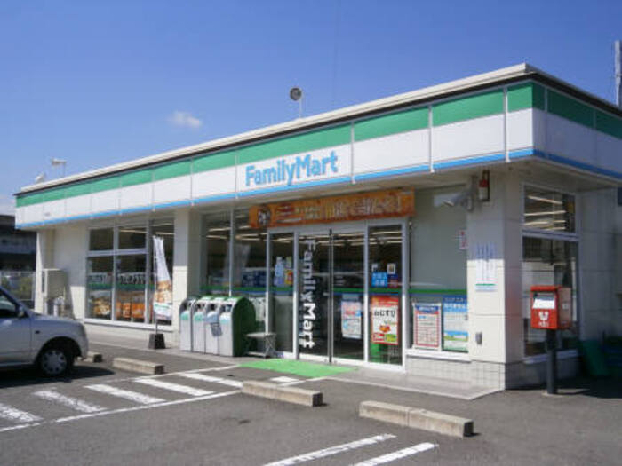 コンビニ　ファミリーマート恒久店（コンビニ）まで673m