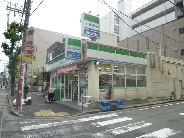 コンビニ　★★ファミリーマート（コンビニ）まで639m
