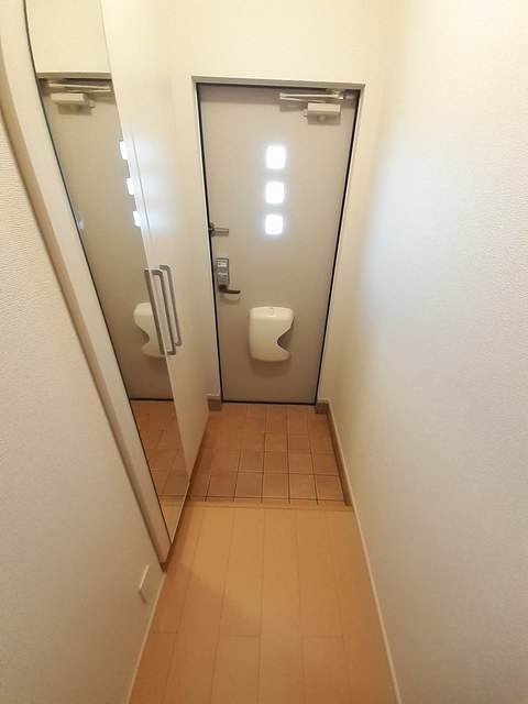 玄関　図面と現状に相違がある場合には現状を優先