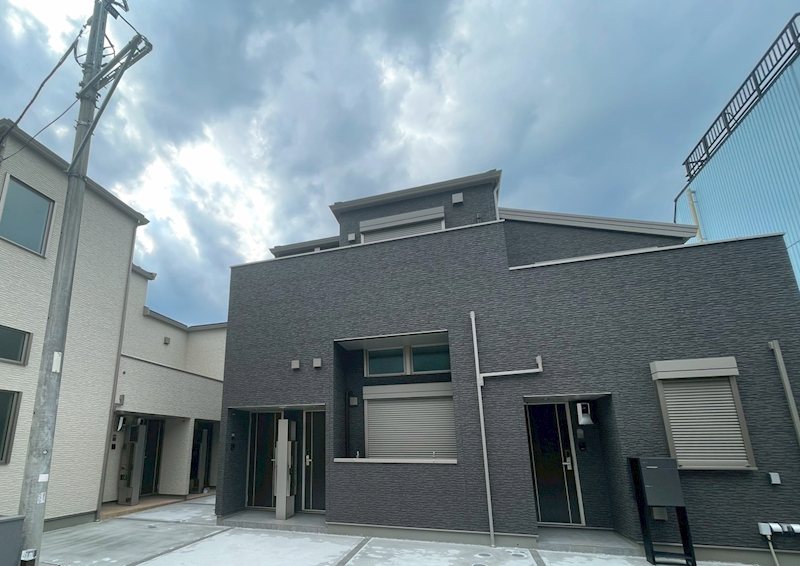 建物外観　建築中の写真