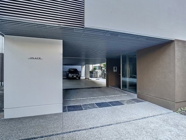 エントランス　清潔なエントランスです