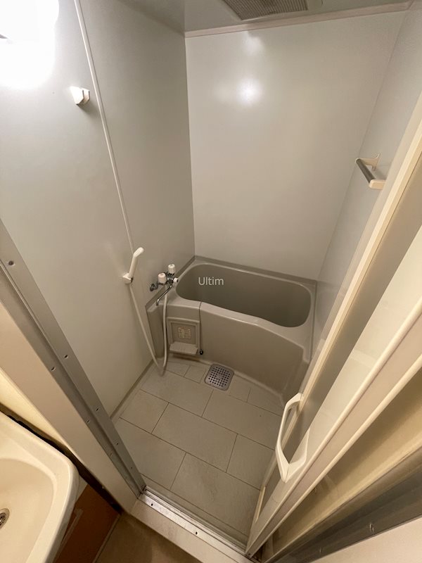 バス・シャワールーム　別の部屋の写真