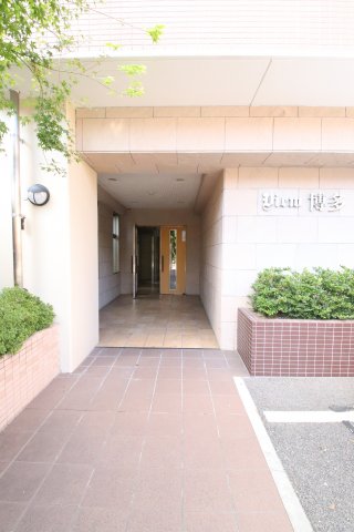 エントランス　ゆとりのあるエントランスです