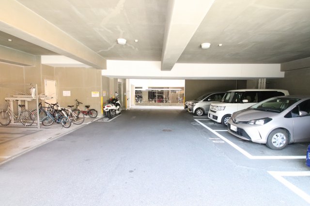 駐車場　駐車場完備です