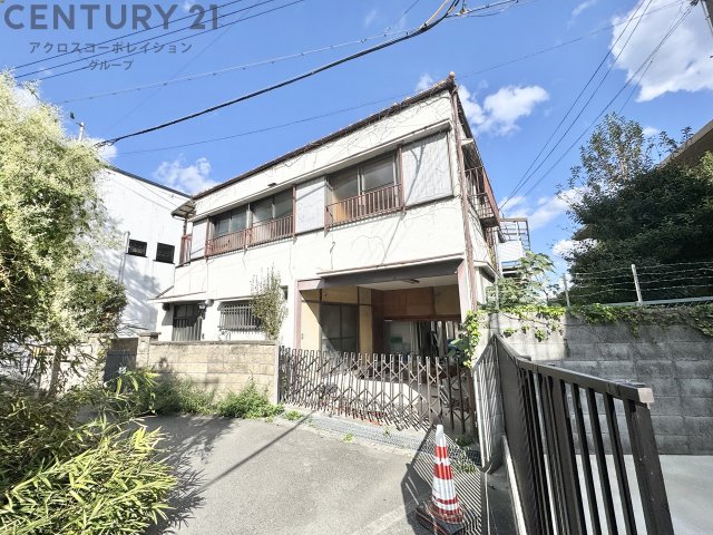 建物外観　駐車場付きの戸建賃貸です☆