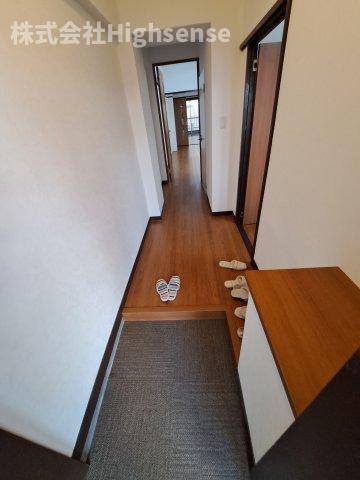 玄関　収納もある玄関です