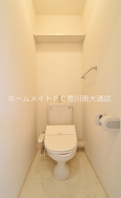 トイレ　同型別部屋写真（反転）
