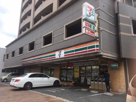 コンビニ　セブンイレブン小倉片野3丁目店（コンビニ）まで70m