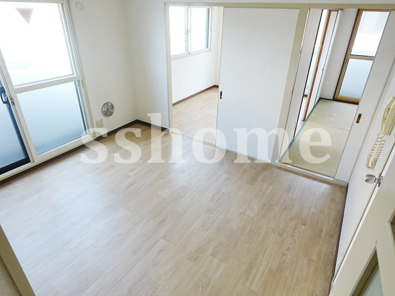 居室・リビング　明るいお部屋です☆