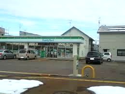 コンビニ　ファミリーマート 中沢二丁目店（コンビニ）まで982m