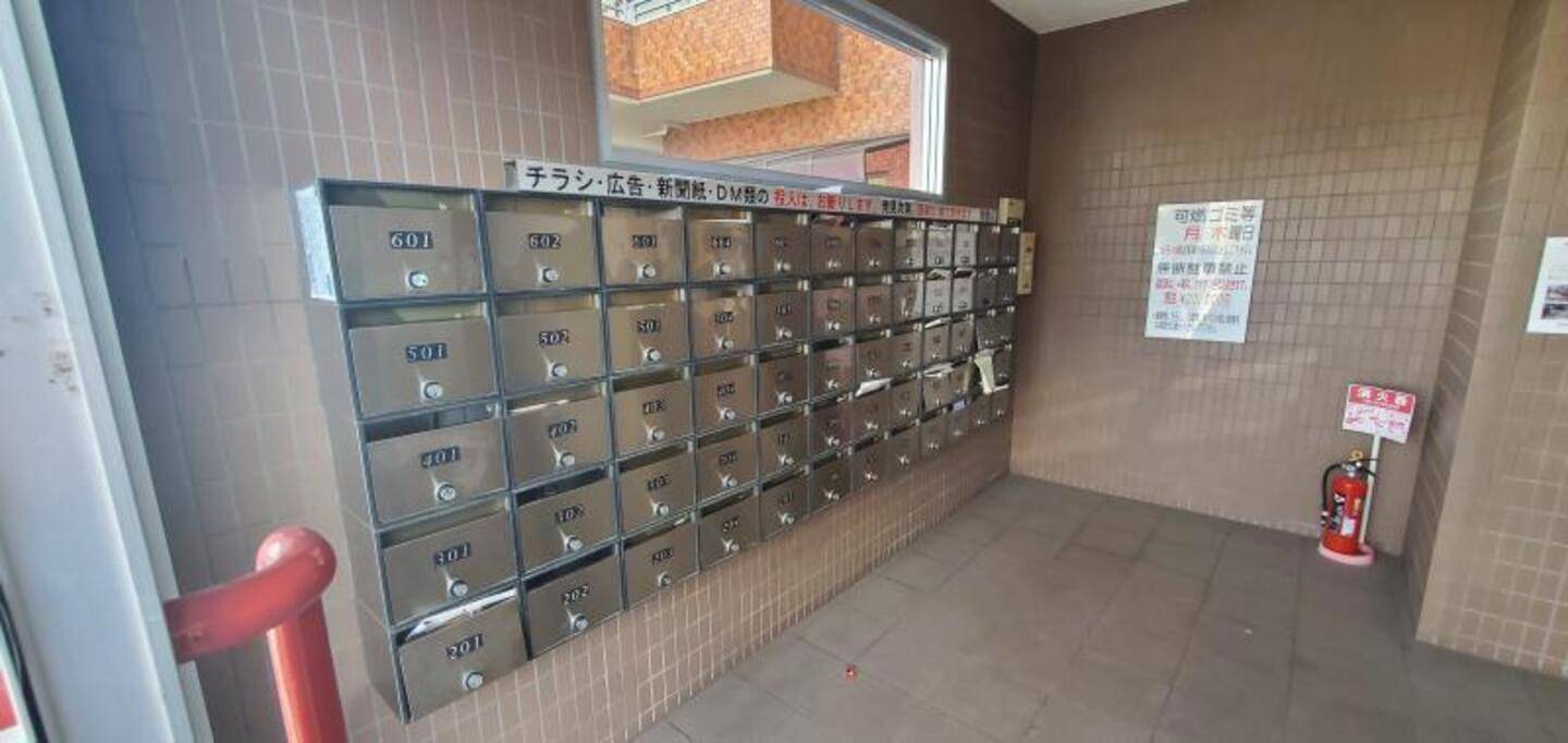 エントランス　メールBOX