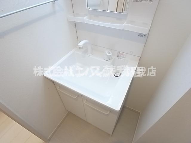 洗面設備　朝の支度にも助かる、独立の洗髪洗面化粧台
