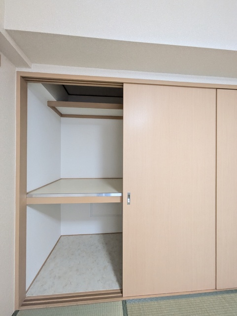 収納　※クリーニング前の写真です