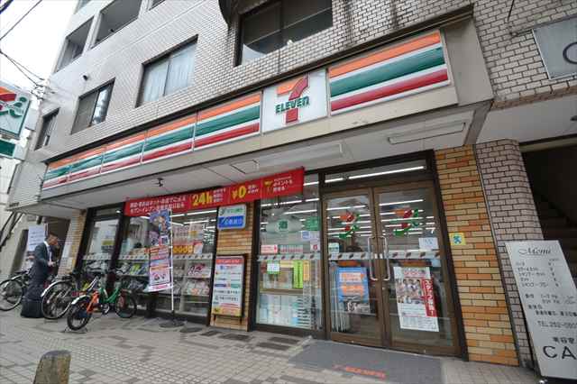 コンビニ　セブンイレブン（コンビニ）まで356m
