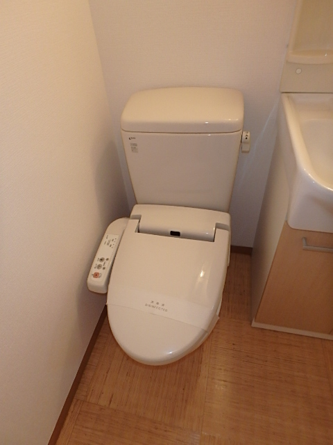 トイレ　シャワートイレ完備