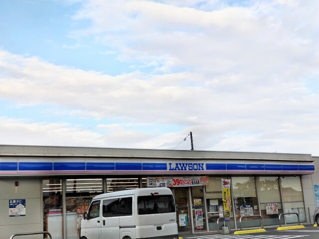 コンビニ　ローソン亘理中町東店（コンビニ）まで910m