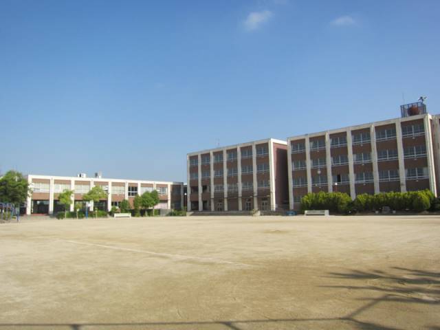 小学校　名古屋市立南陽小学校（小学校）まで996m