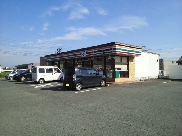 コンビニ　セブンイレブン菊陽バイパス店（コンビニ）まで290m