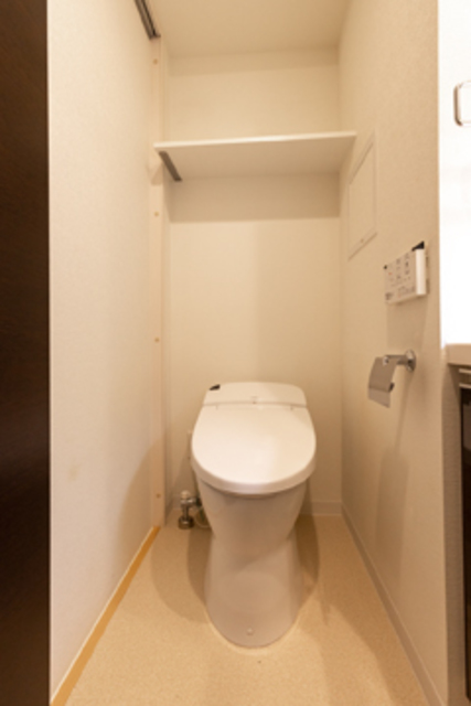 トイレ　※写真は同タイプ住戸です。