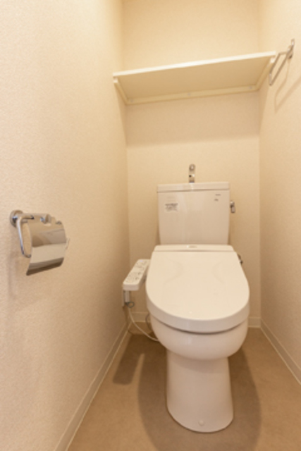 トイレ　※写真は同タイプ住戸です。