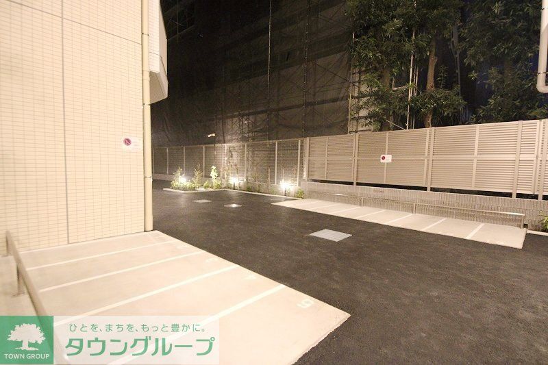 駐車場　庭
