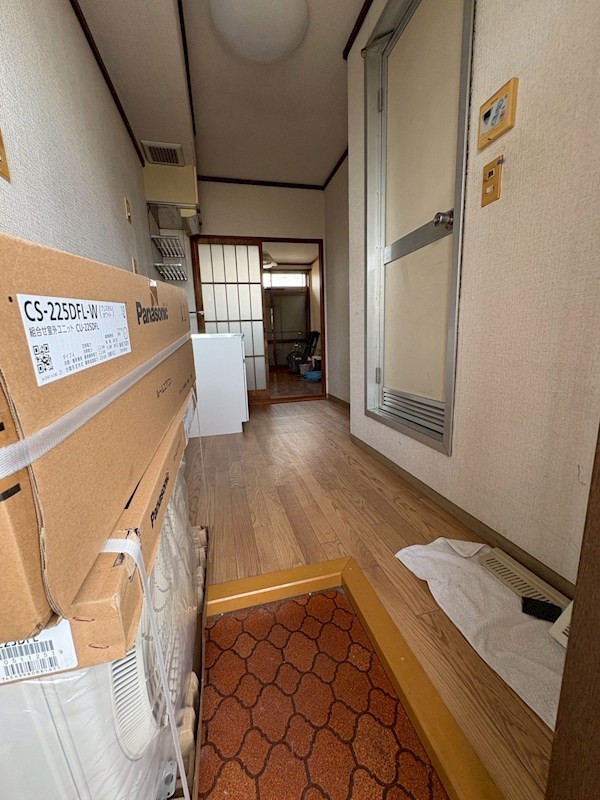 玄関　反転間取参照