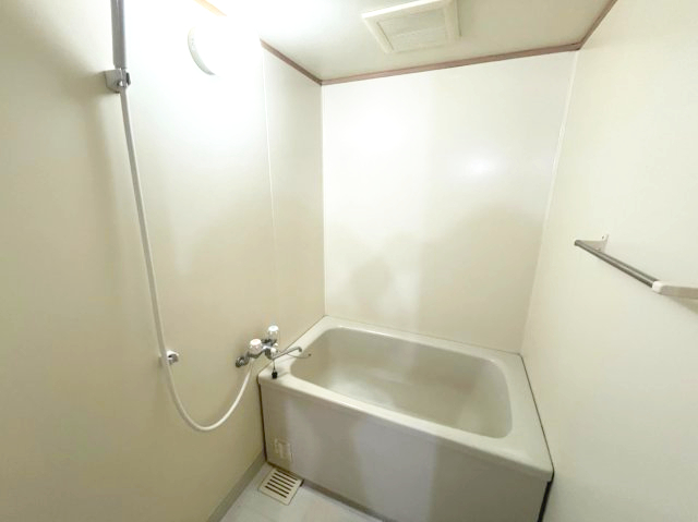 バス・シャワールーム　イメージとして同建物他部屋を表示しています