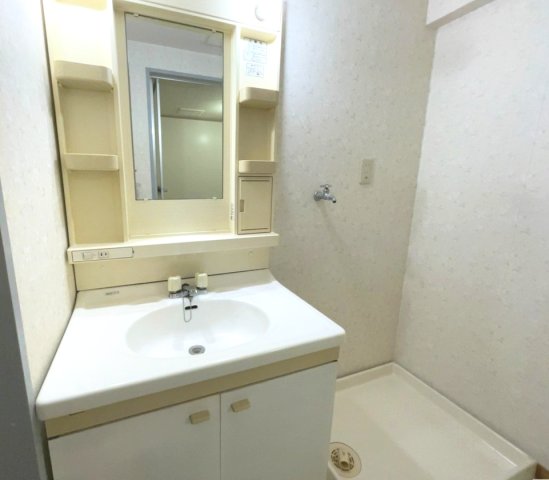 洗面設備　イメージとして同建物他部屋を表示しています