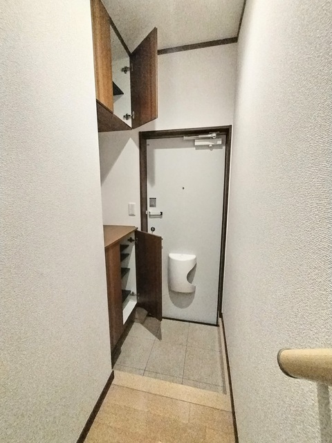 玄関　★玄関はシューズボックス付き★