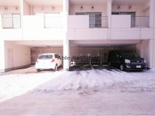 駐車場　駐車場