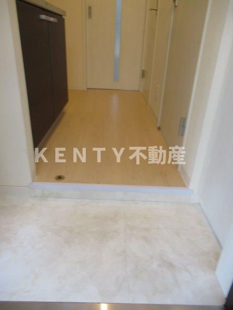 玄関　収納もある玄関です