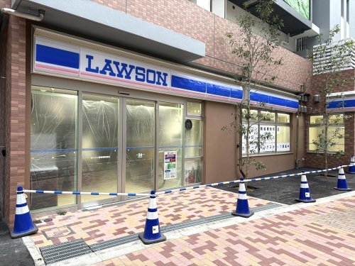 コンビニ　ローソン 板橋駅東口店（コンビニ）まで112m