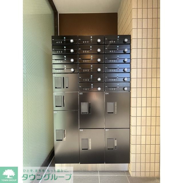エントランス　宅配BOX