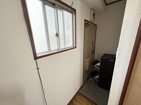 玄関　一風変わったシューズボックスついています