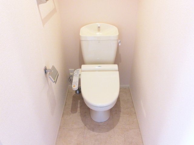 トイレ　清潔感のあるトイレです