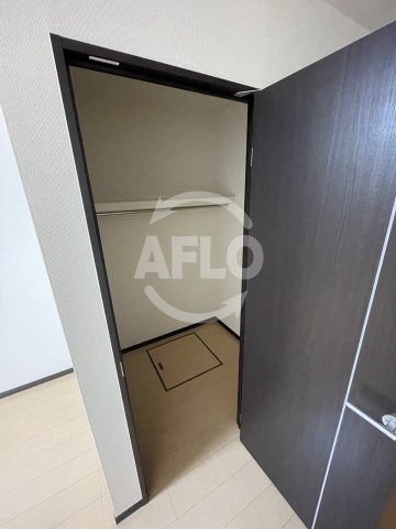 収納　フジパレス福島ノース　ウォークインクローゼット
