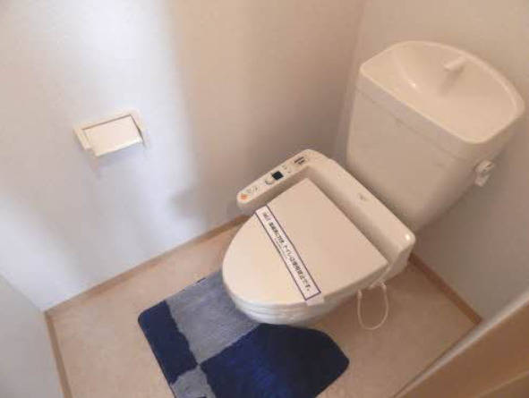 トイレ　コンパクトで使いやすいトイレです※別号室のお写真になります。