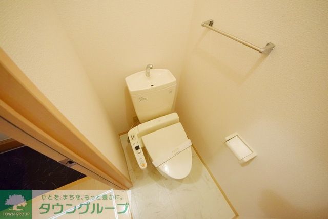 トイレ　同物件内、他号室の室内写真です