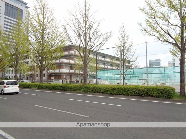 小学校　仙台市立上杉山通小学校（小学校）まで239m