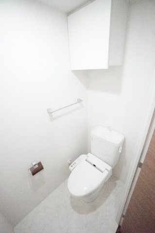 トイレ　※同物件・反転タイプの写真です。