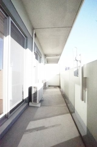 バルコニー　※同物件・反転タイプの写真です。