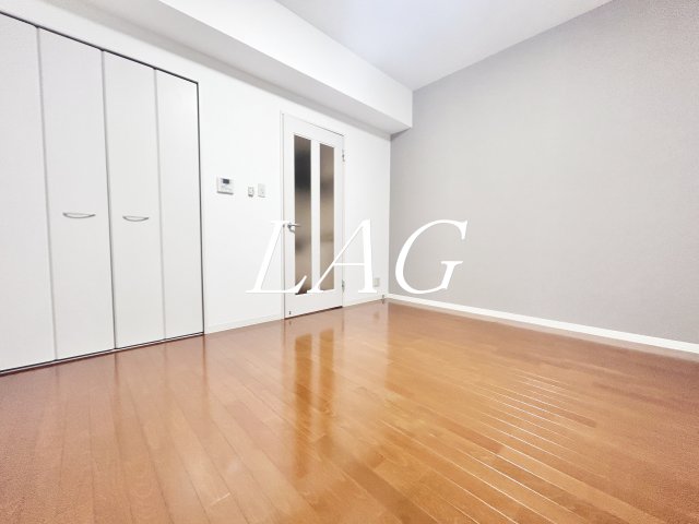 居室・リビング　洋室のお部屋です。（同仕様です。）