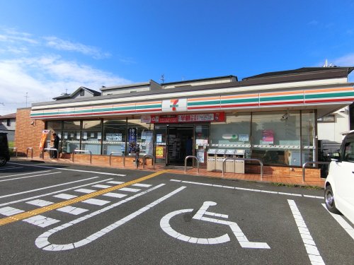 コンビニ　セブンイレブン　岸和田西之町店（コンビニ）まで523m