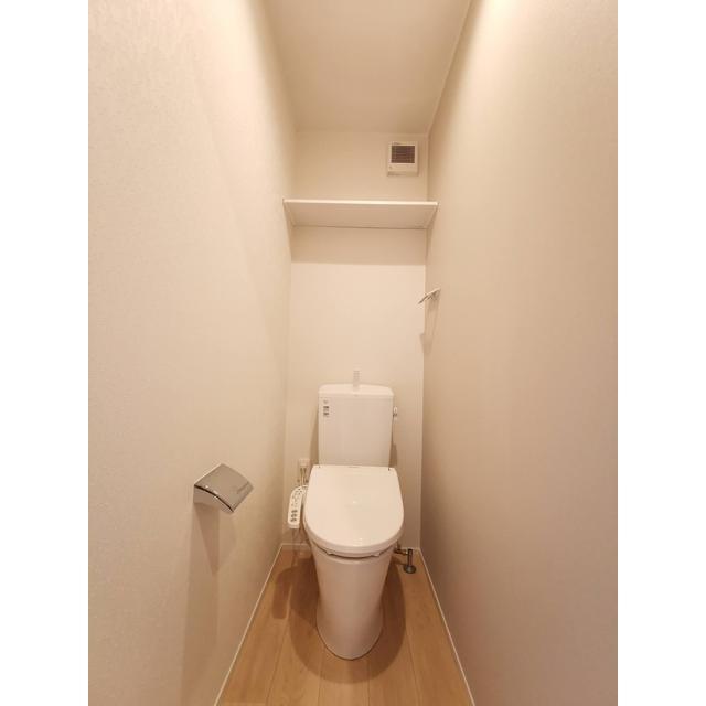 トイレ　※室内写真は１０１号室の写真です。